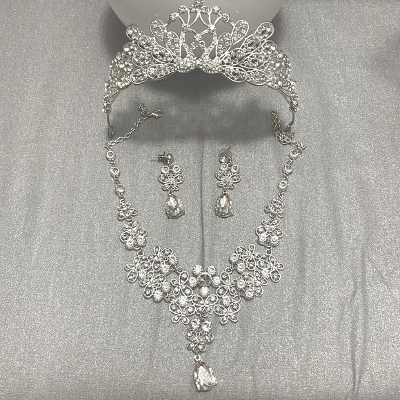 💍Beautiful Wedding Bride’s Set⭐️ - Picture 2 of 6